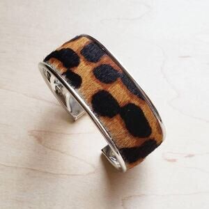Cuff Leopard Print